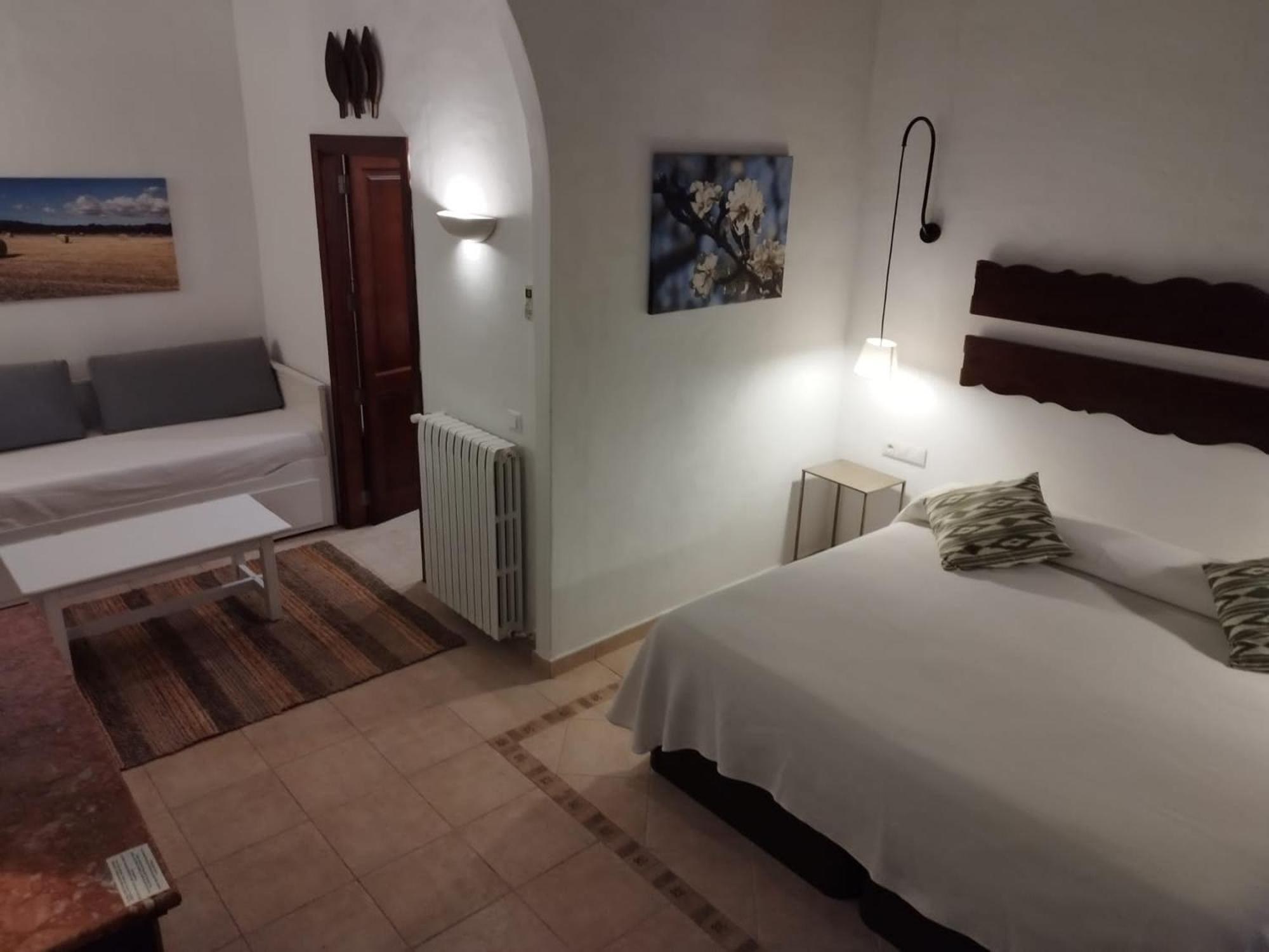 Petit Hotel *
